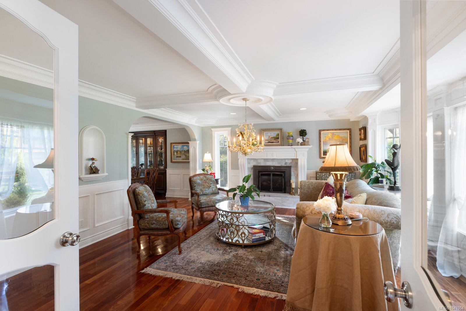 2773 Arbutus Rd