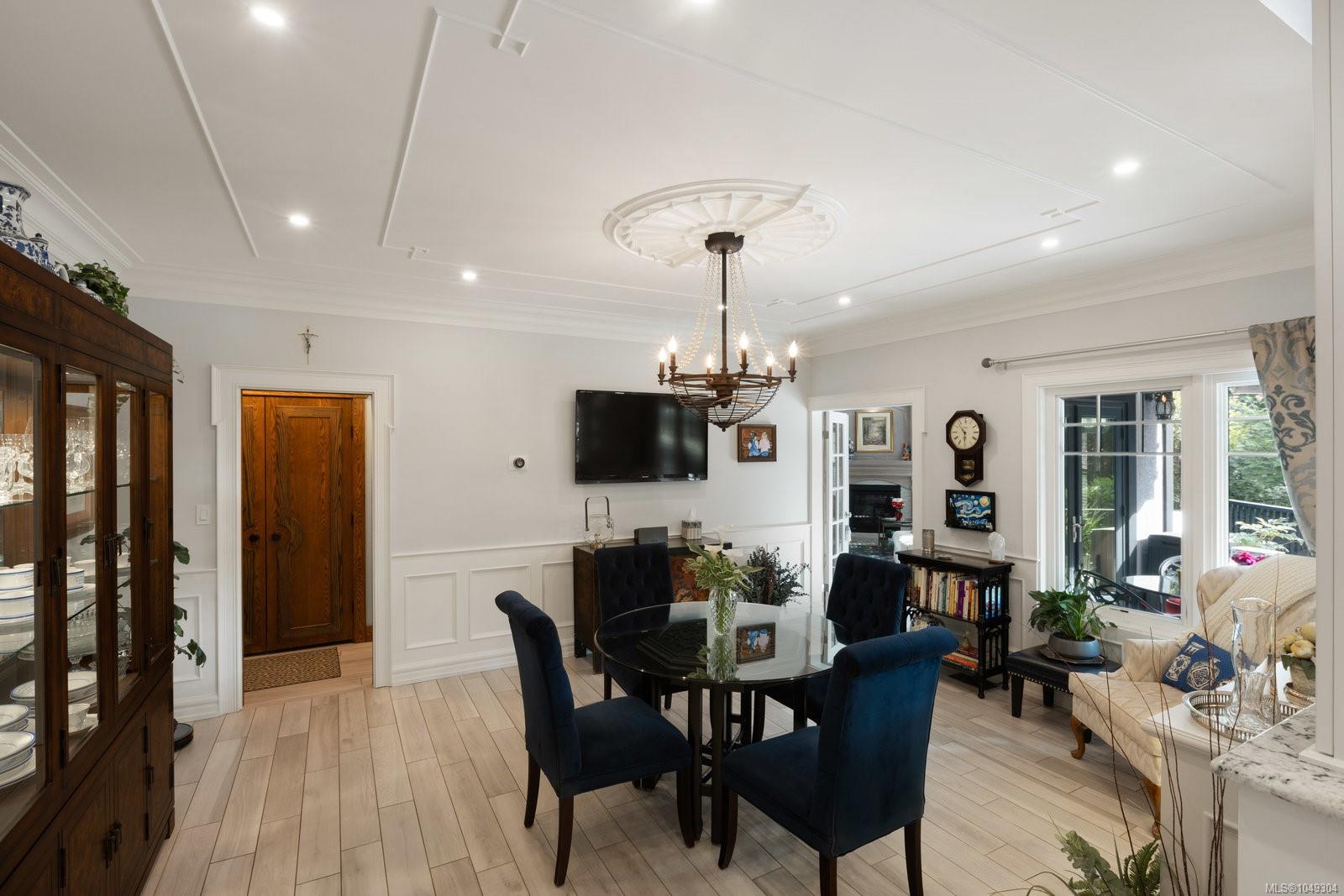 2773 Arbutus Rd
