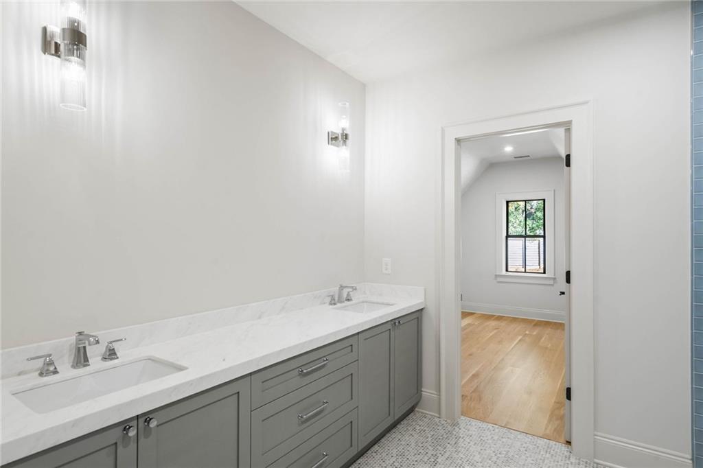 1441 W Wesley Road NW