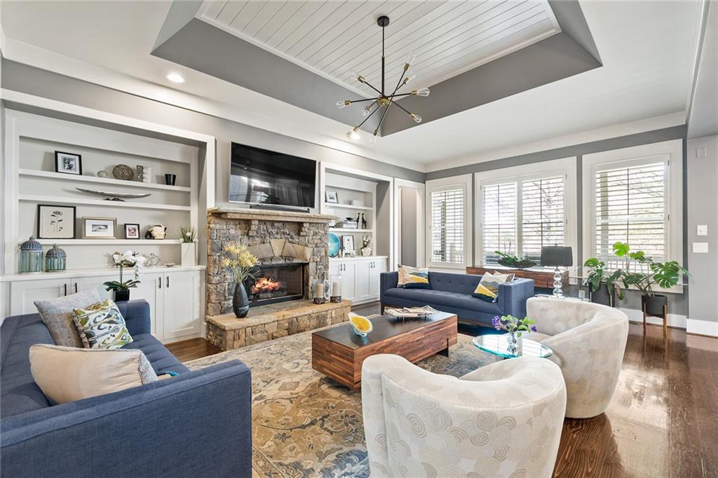 2550 Hillandale Circle