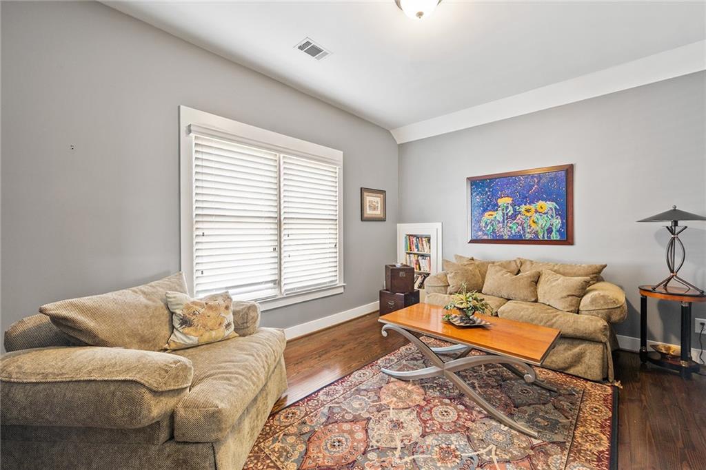 2550 Hillandale Circle