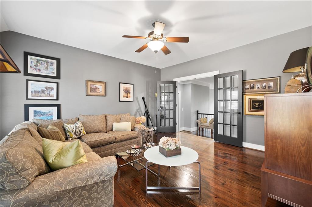 2550 Hillandale Circle