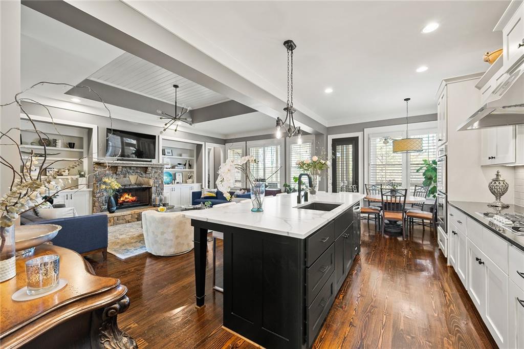 2550 Hillandale Circle