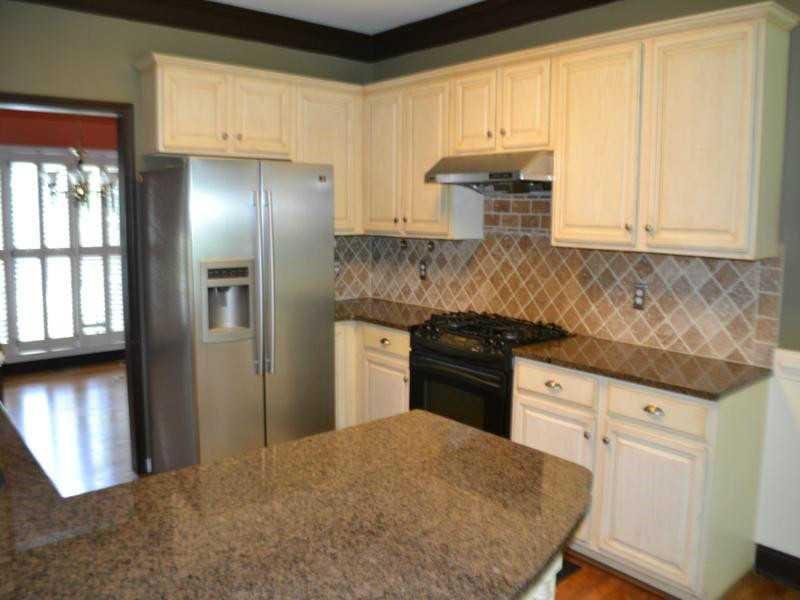 1599 Brentwood Drive