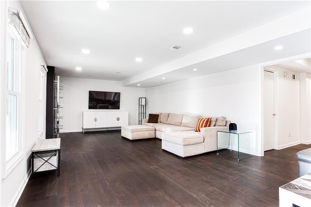 1400 Brentwood Drive