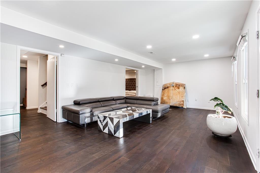 1400 Brentwood Drive