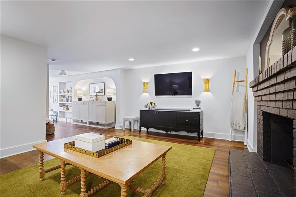 385 Knoll Woods Terrace