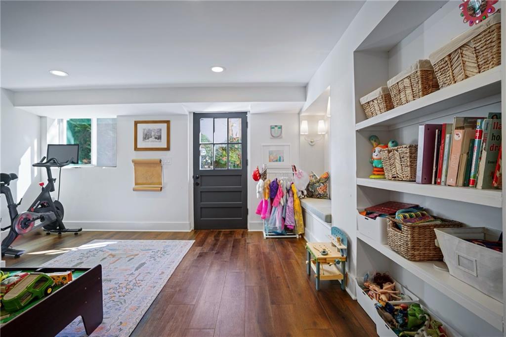 385 Knoll Woods Terrace