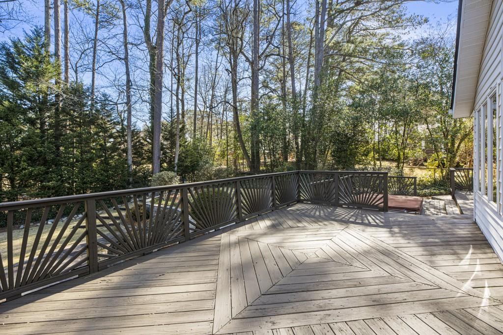 1571 Heatherwood Drive