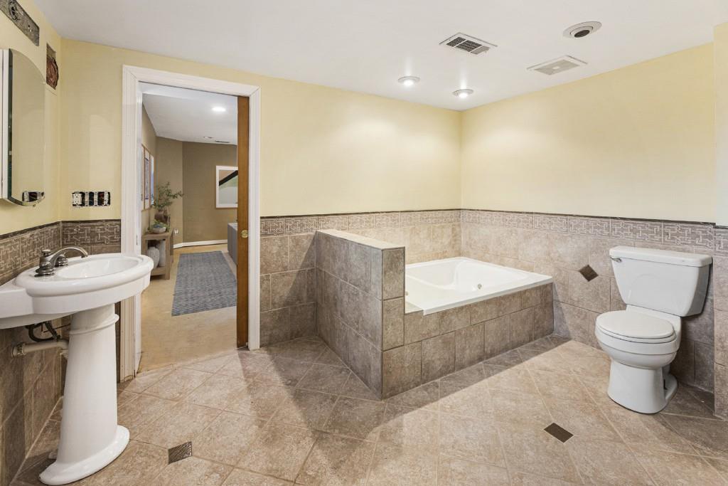 1571 Heatherwood Drive