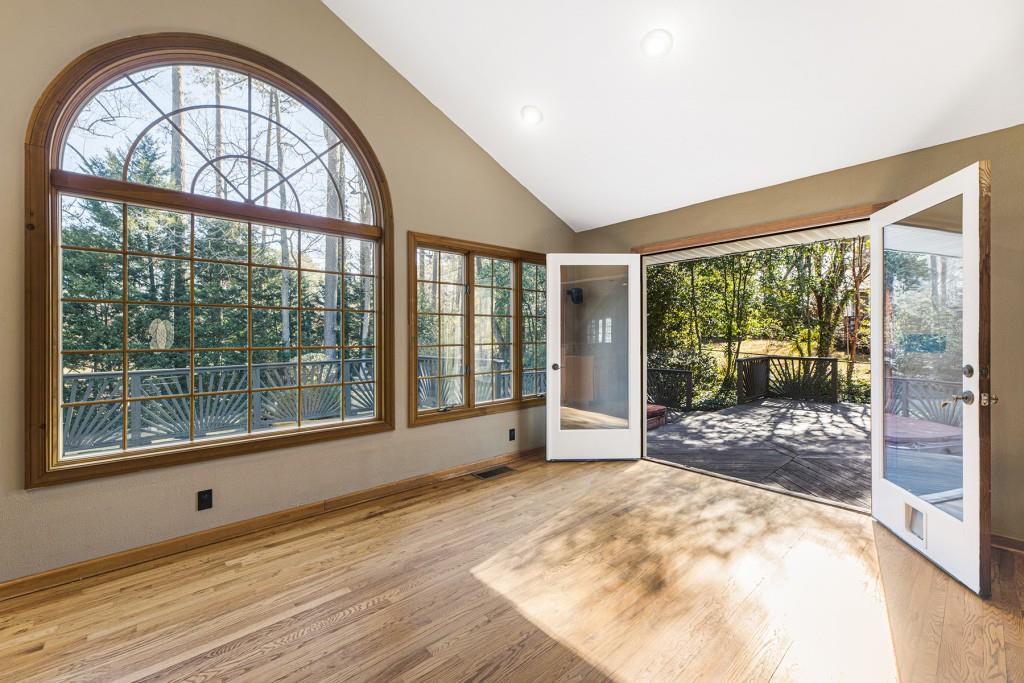 1571 Heatherwood Drive