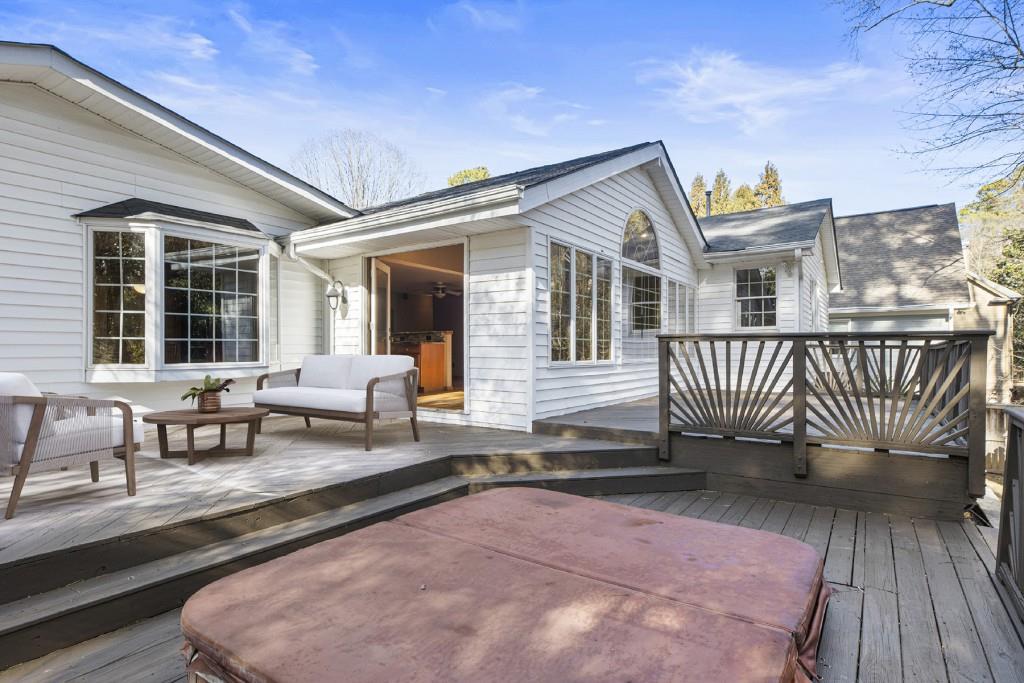 1571 Heatherwood Drive