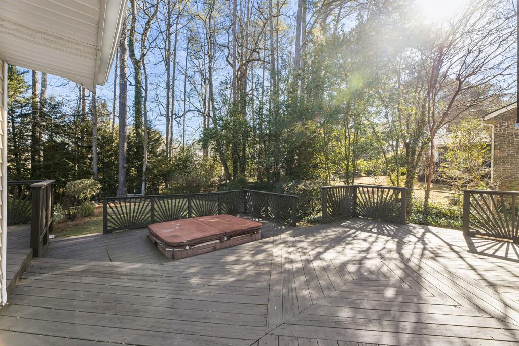 1571 Heatherwood Drive