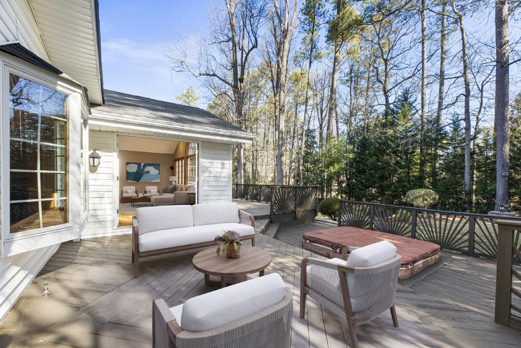 1571 Heatherwood Drive