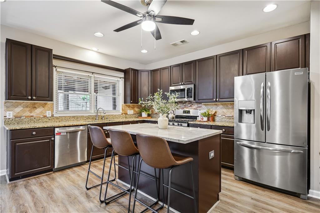 8550 River Walk Landing