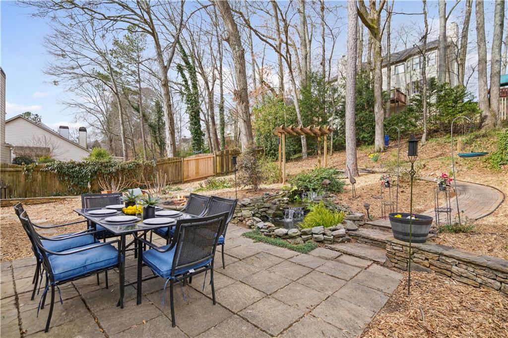 8550 River Walk Landing
