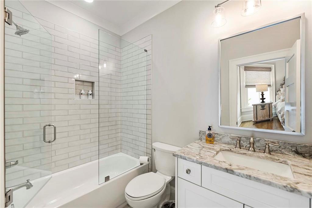 1012 Madison Hall Lane