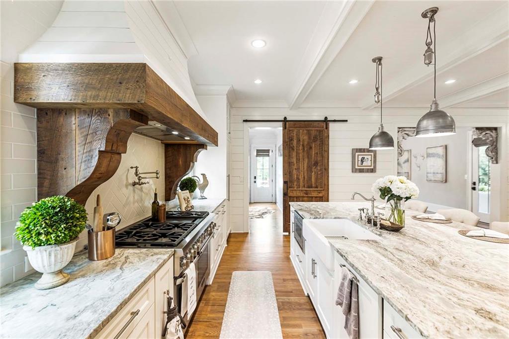 1012 Madison Hall Lane