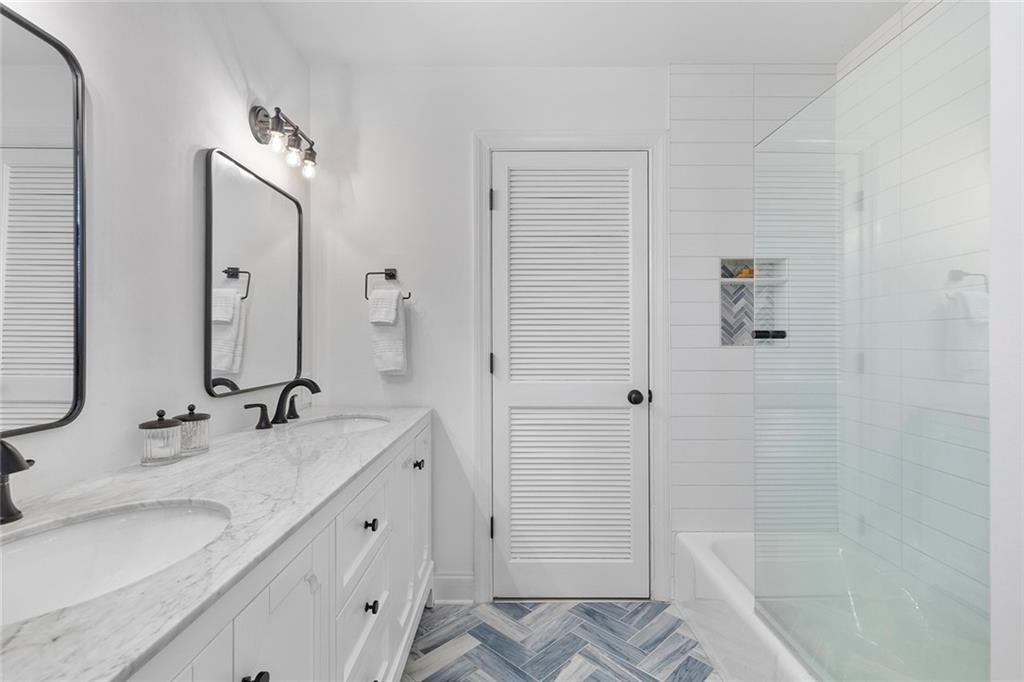 1160 Windsor Parkway Unit 3