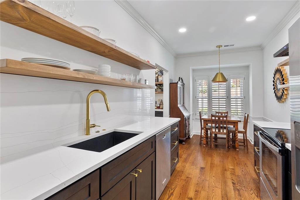 1160 Windsor Parkway Unit 3