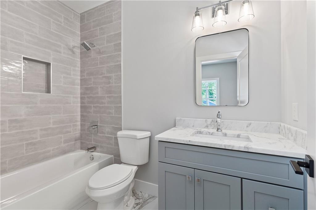 97 Oakridge Avenue SE