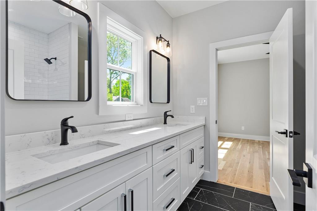97 Oakridge Avenue SE
