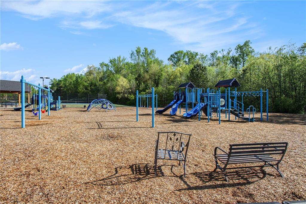 555 Winder Trail