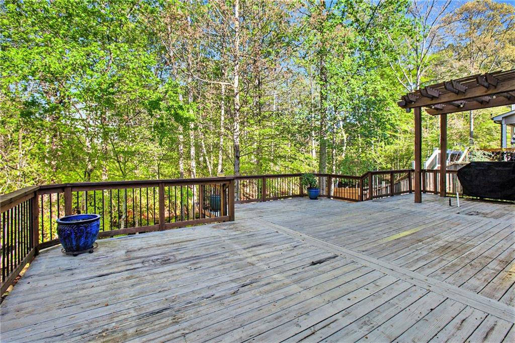 555 Winder Trail