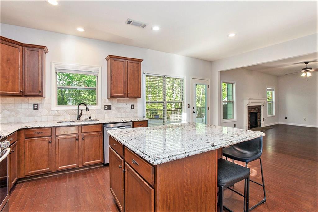 555 Winder Trail