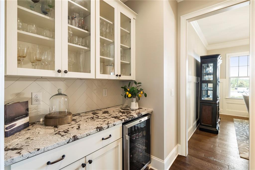 751 Creekside Bend