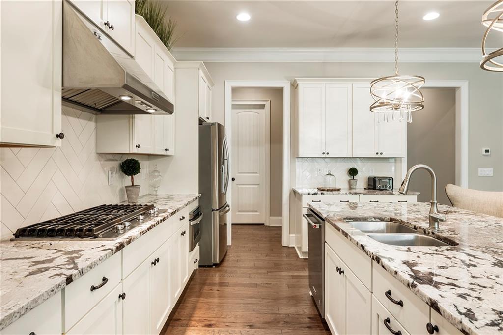 751 Creekside Bend