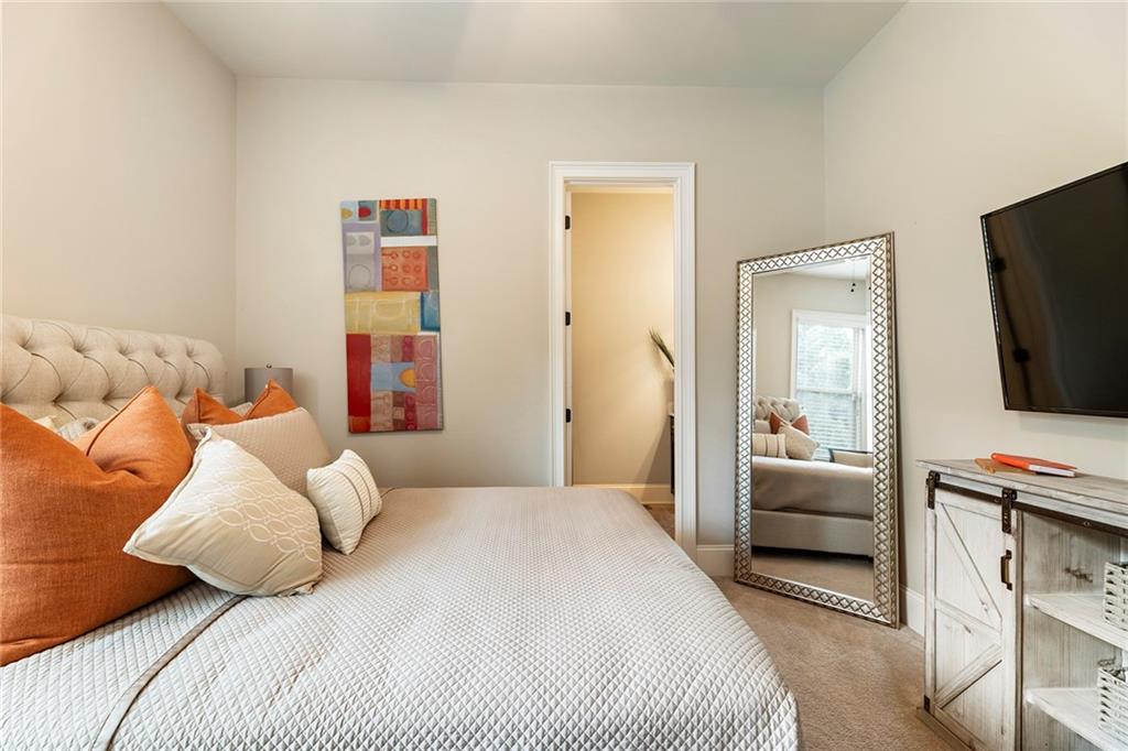 751 Creekside Bend