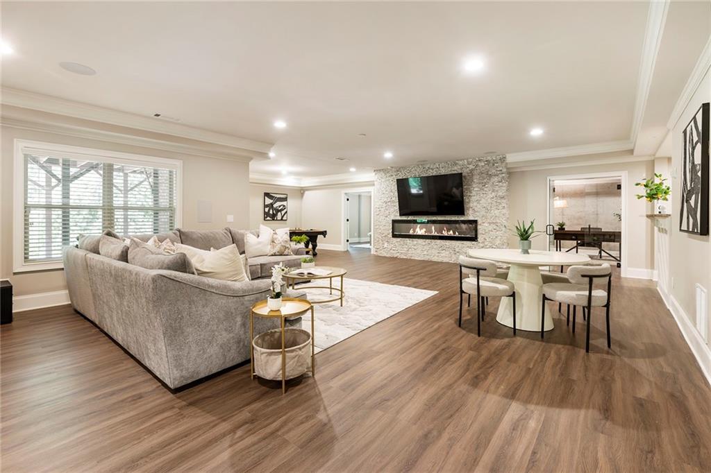 751 Creekside Bend