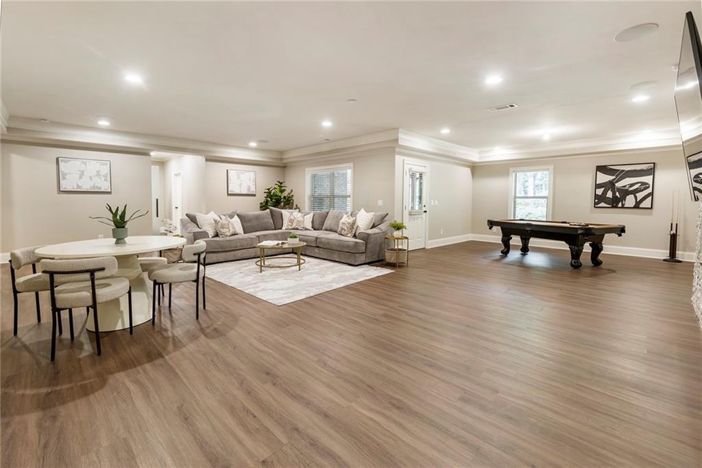 751 Creekside Bend