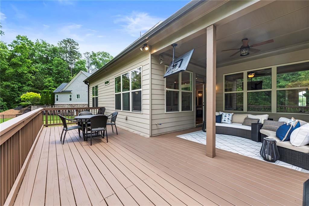 751 Creekside Bend