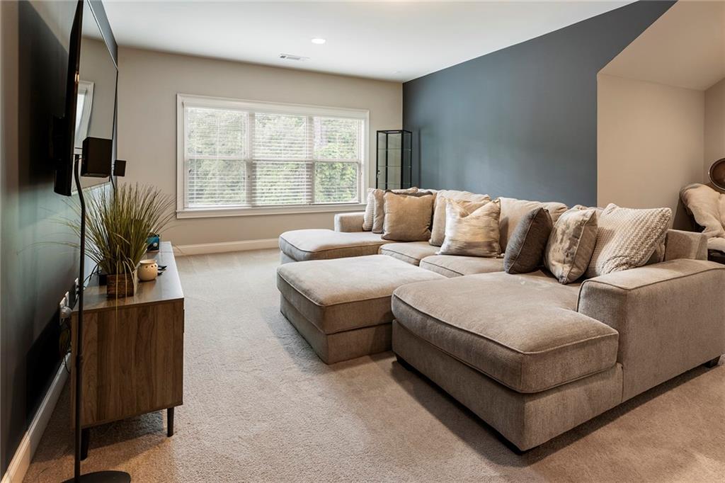 751 Creekside Bend