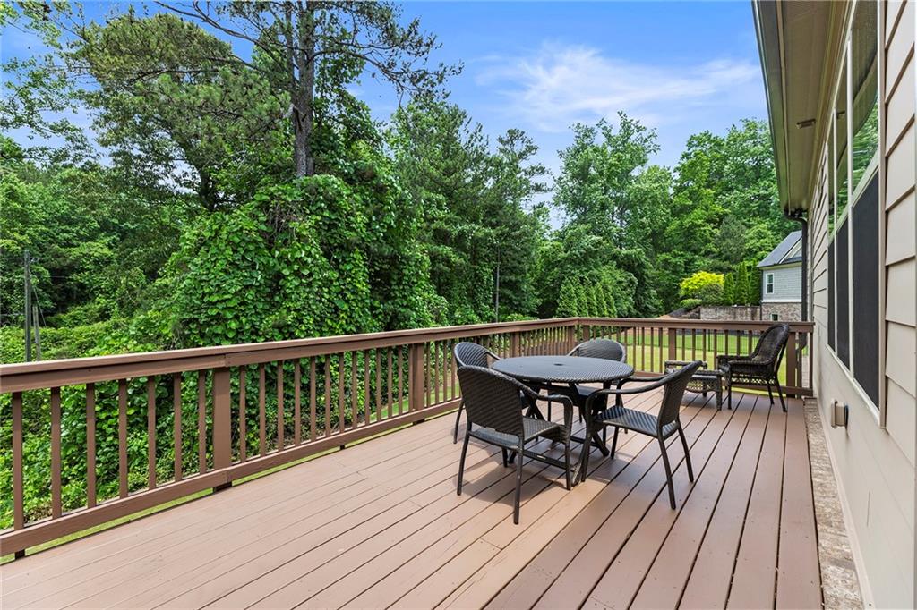 751 Creekside Bend