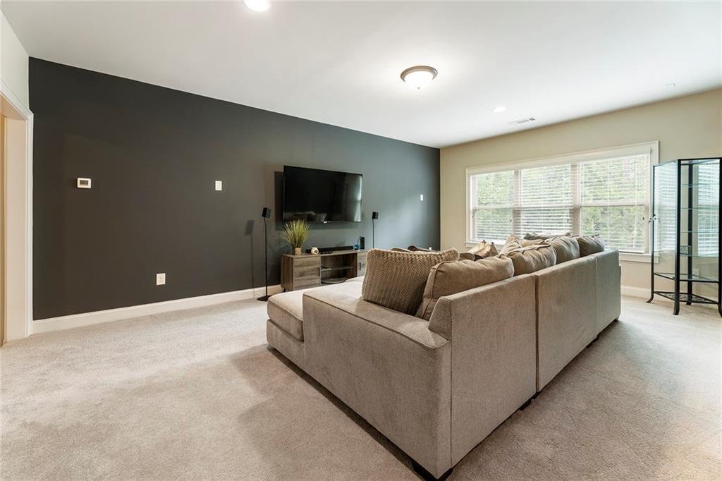 751 Creekside Bend