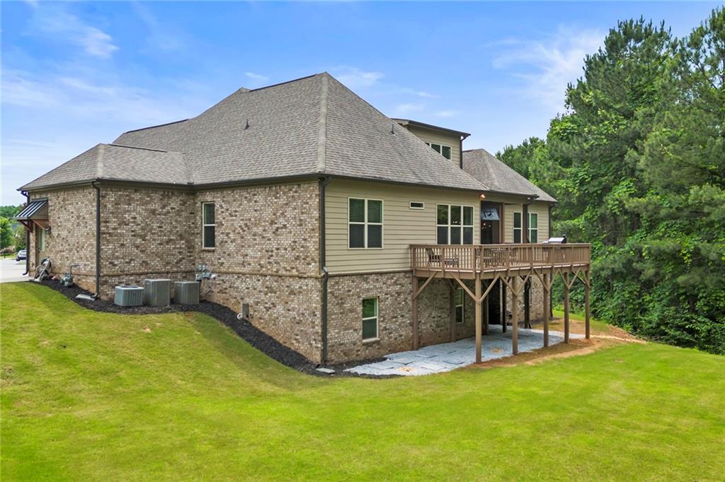 751 Creekside Bend