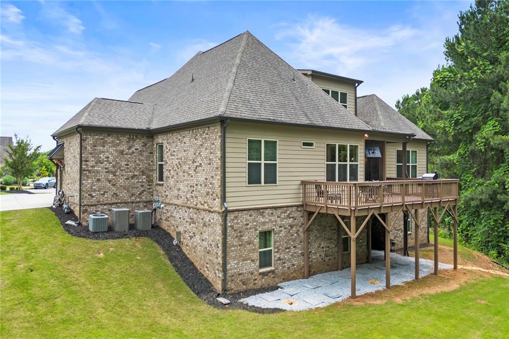 751 Creekside Bend