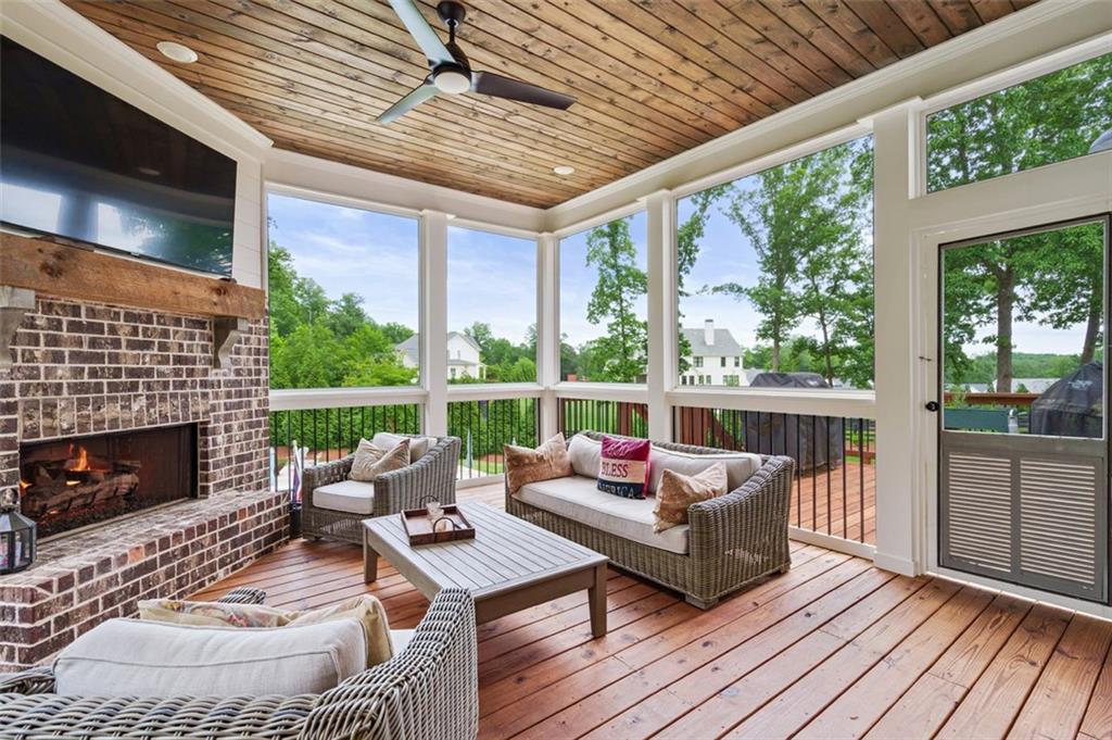 1507 BON ENDRIOT Court
