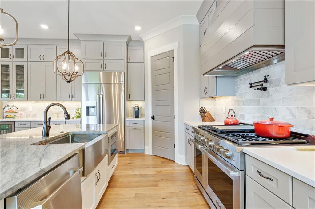 1507 BON ENDRIOT Court