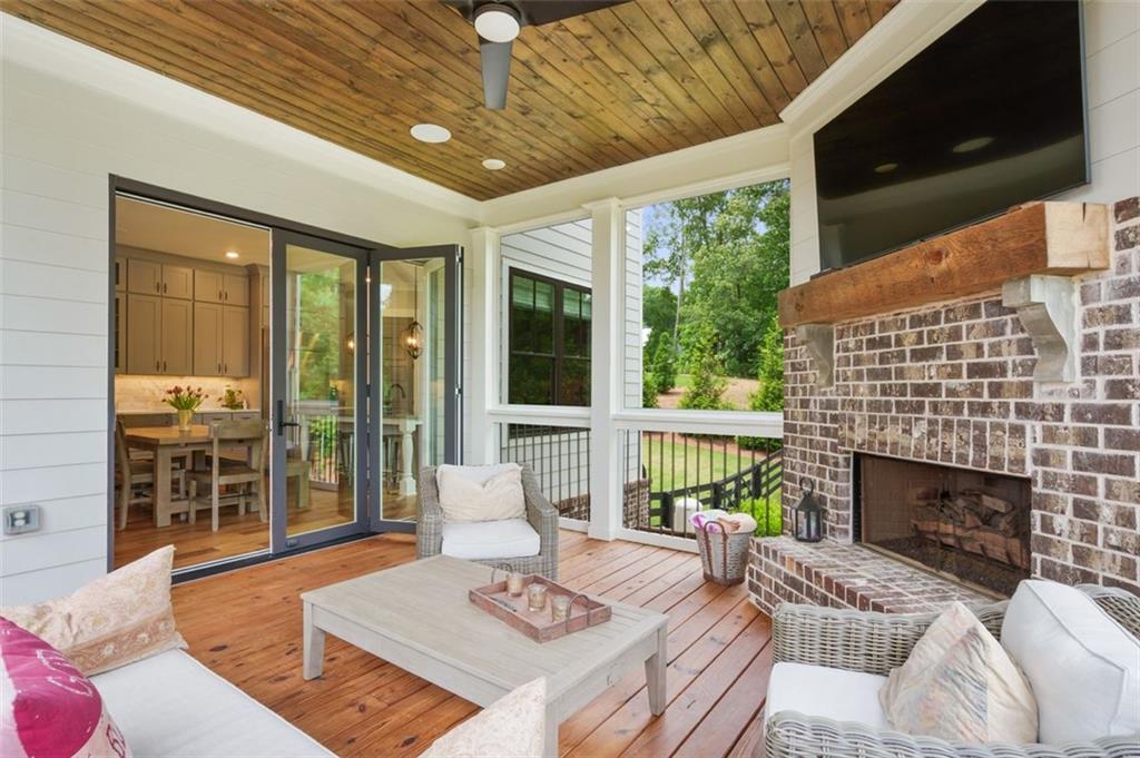 1507 BON ENDRIOT Court