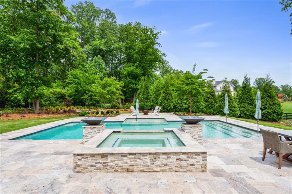 1507 BON ENDRIOT Court