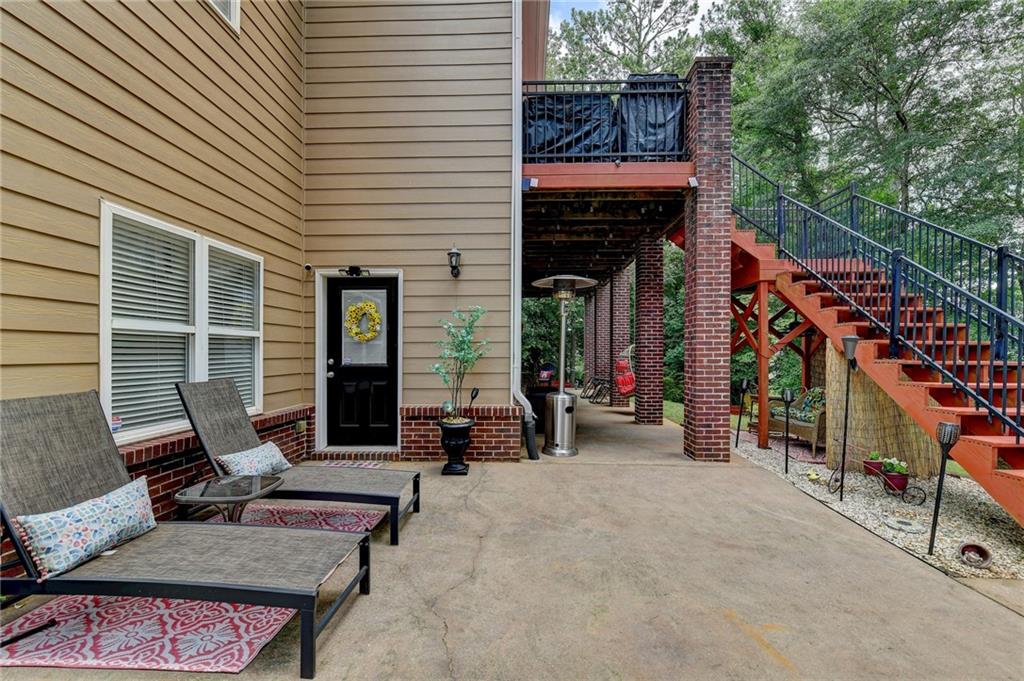 215 Suwanee Place Court
