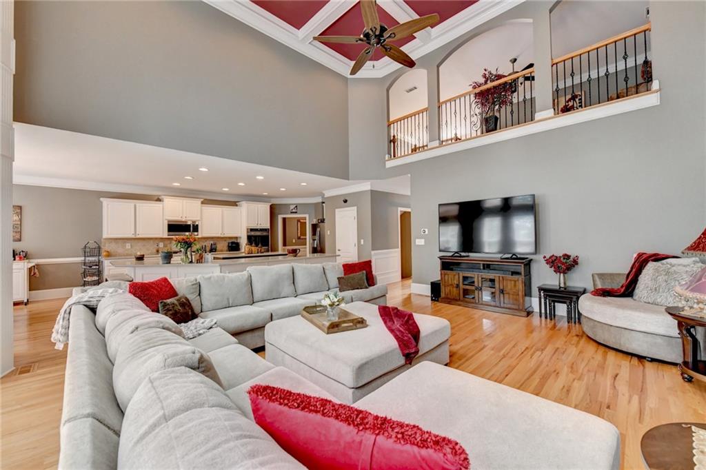 215 Suwanee Place Court