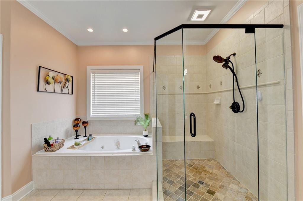 215 Suwanee Place Court