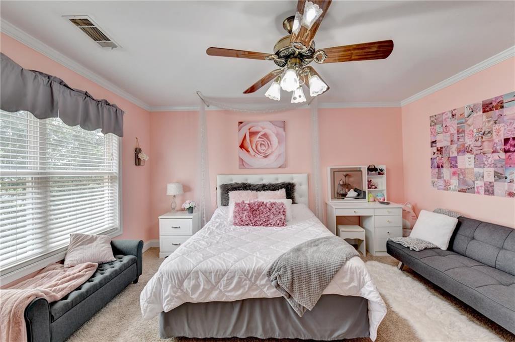215 Suwanee Place Court
