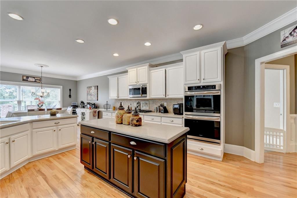 215 Suwanee Place Court