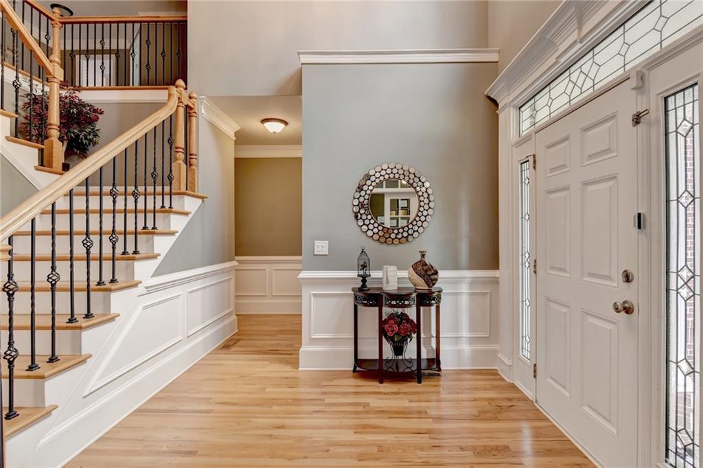 215 Suwanee Place Court